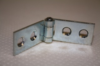 SIDEBOARD HINGES WITH RIVETS